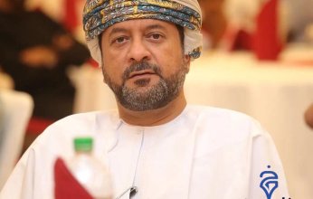 رئيس «الصحفيين» العمانية يتحدث لـ«خليجيون» عن ولي عهد السلطان والعلاقات مع السعودية (حوار)