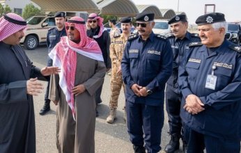 رئيس الوزراء الكويتي يتفقد منفذ العبدلي وينقل رسالة من «الأمير» لرجال الداخلية