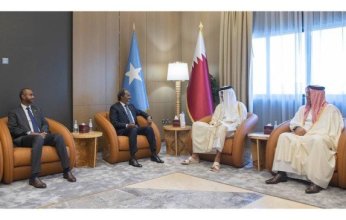 بعد زيارة مصر.. رئيس الصومال يلتقي بالأمير القطري
