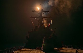 صاورخ حوثي يستهدف سفينة للبحرية الأمريكية في خليج عدن