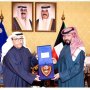 وزير الداخلية الكويتي يكرم فريق أول متقاعد أنور البرجس 2 khaligyoun60725