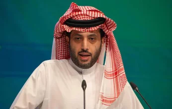 تركي آل الشيخ يعلن إغلاق بوليفارد سيتي.. ويعتذر للجمهور