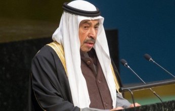 منح «وسام الريادة» العربي للأديب الكويتي الراحل عبد العزيز البابطين