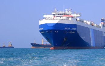 هجمات الحوثيين في البحر الأحمر تبطئ العبور في قناة السويس