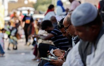 «خليجيون»| أزمة الدولار تختبر طوابير اللاجئين في مصر