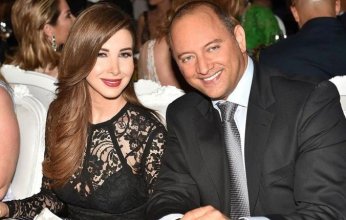 شاهد.. مأدبة طعام نانسي عجرم وزوجها برؤوس بشرية