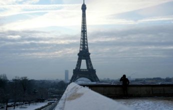 برج إيفل يعود للخدمة (فيديو)