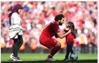 بالصور: محمد صلاح يغزو حساب حسام حسن في «فيسبوك»