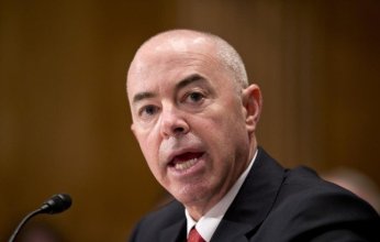 سابقة تاريخية.. المحاكمة والعزل في انتظار وزير أميركي (فيديو)