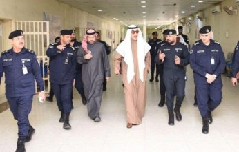 وزير الدفاع الكويتي يجتمع وسفراء ثلاث دول خليجية