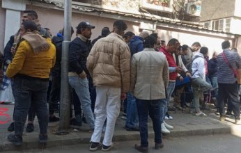 مصريون مستفيدون من «عائل» يروون لـ«خليجيون» أسباب سفرهم للكويت