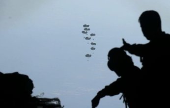 ترقبوا المساعدات فسقطت الصواريخ.. استشهاد العشرات شمالي غزة (فيديو)