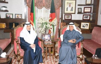 وزير الداخلية الكويتي يبحث عن معالجة شاملة لقضية البدون