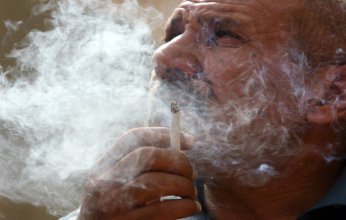 العراقيون ينفقون 3 مليارات دينار يوميا على التبغ