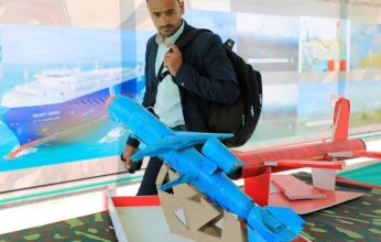 ليلة مشتعلة في باب المندب: اميركا تدمر صاروخا.. والحوثي استهدف سفينتها