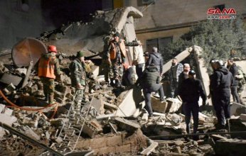 بالصور: إسرائيل تقصف حمص وريفها فجرا واستشهاد وإصابة مدنيين