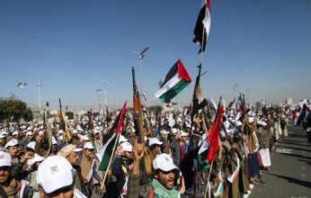 خليجيون| العدوان الإسرائيلي على الحديدة يقوي شوكة الحوثيين