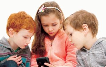 «آيفون» تطلق ميزات جديدة لحماية الأطفال من مخاطر الإنترنت