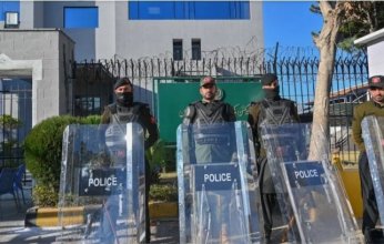 هاجس «التزوير» يطارد أنصار مرشح مسجون في انتخابات باكستان