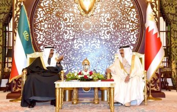 من غزة إلى خور عبد الله.. ماذا دار في جلسة مباحثات أمير الكويت وملك البحرين؟