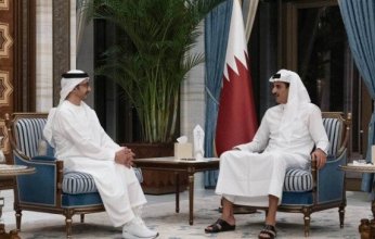 بن زايد ينهي «القطيعة» مع قطر بزيارة للدوحة ولقاء تميم