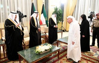 بالصور: توافد الجموع على قصر بيان لتهنئة أمير الكويت بقدوم شهر رمضان