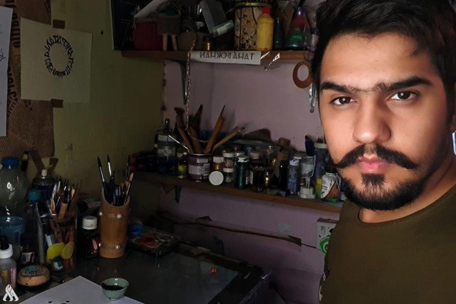 شاب عراقي يبتكر خطا عربيا باستخدام الرموز اليابانية المعقدة شاب عراقي يبتكر خطا عربيا باستخدام الرموز اليابانية المعقدة