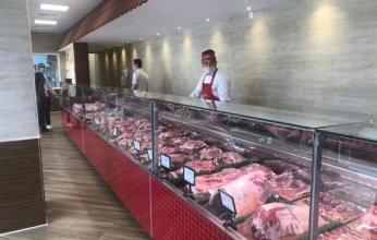 الصراصير تغلق محلات جزارة في أبوظبي