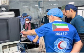 أطباء كويتيون ينقذون حياة جريح فلسطيني في قلب غزة (صور)