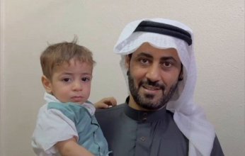 بالفيديو: سعودي ينقذ طفلاً من الموت.. وسائق يطالبه بـ5 آلاف ريال