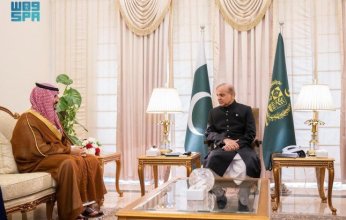 خالد بن سلمان يتوج رحلة «الشراكة» مع باكستان بلقاء شهباز