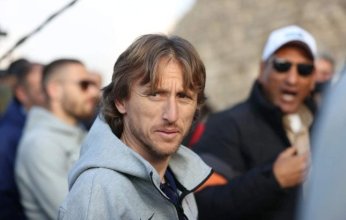 شاهد.. لوكا مودريتش يستعرض مهاراته الكروية أمام الأهرامات