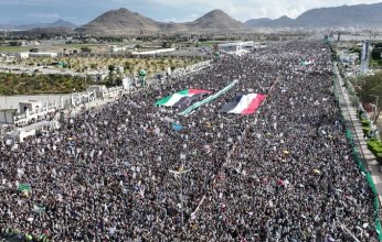 صواريخ الحوثي تستهدف سفن أميركا وإسرائيل (فيديو)