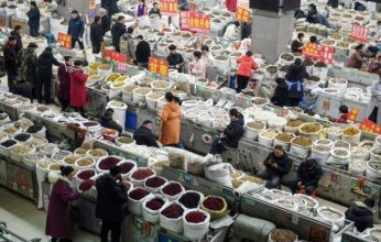 اقتصاد الصين يكسر الانكماش بنوبة غلاء تقليدية