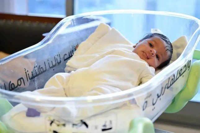 سعره 5.3 ملايين دولار.. إنقاذ حياة رضيع إماراتي بأغلى دواء في العالم سعره 5.3 ملايين دولار.. إنقاذ حياة رضيع إماراتي بأغلى دواء في العالم