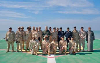 الكويت.. وزير الداخلية يتفقد عددا من المواقع الحدودية شمال البلاد (صور)