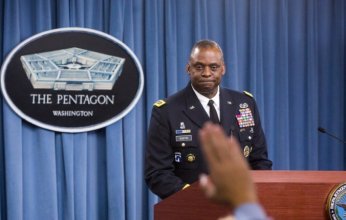 فهد اليوسف يدعو وزير الدفاع الأميركي لزيارة الكويت في «الوقت المناسب»