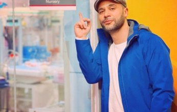 محمد إمام يرزق بمولد جديد ويطلق عليه «الزعيم الصغير»