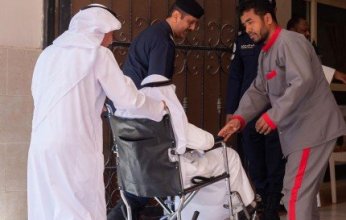 سياسي كويتي ينتقد مواصلة الاقتراع بالانتخابات وقت الإفطار