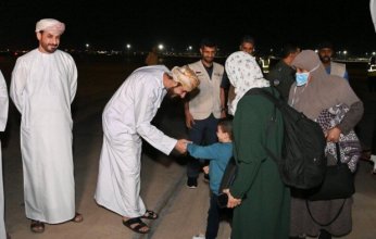 جرحى فلسطينيون يصلون إلى عُمان لتلقي العلاج