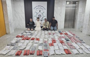 شاهد.. خفر السواحل الكويتي يحبط عمليتين لتهريب حبوب «هلوسة» ومخدرات