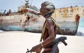 قراصنة صوماليون يطلقون سراح «عبد الله» مقابل 5 ملايين دولار