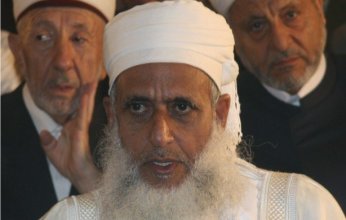 تعليق جريء ومثير من مفتي عمان على الهجوم الإيراني