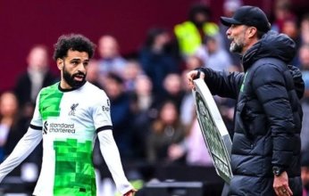 «خناقة» وست هام كشفت «الجبل».. هل انتهى «زمن العسل» بين صلاح وكلوب؟