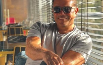 «بألفاظ خارجة».. نجوم انفعلوا على معجبيهم أبرزهم عمرو دياب وأحمد السعدني