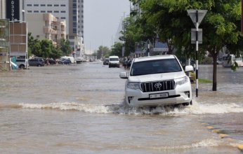 الأمطار تربك الإمارات.. إلغاء رحلات دولية إلى دبي وتعليق مرور الحافلات بالطرق