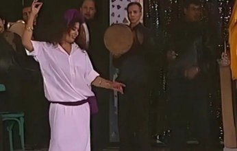 بـ100 ألف دولار.. بيع جلباب فيفي عبده يثير الجدل