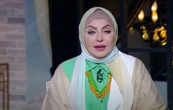 فنانة مصرية تنهار على الهواء بعد توجيه تهمة الزنا لها