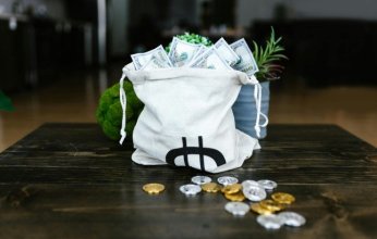 «اليوان الصيني».. كلمة السر في ارتفاع صرف الدولار