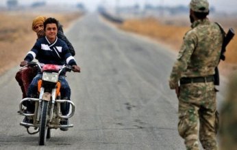 الشمس والجرب يهددان حياة النازحين السوريين